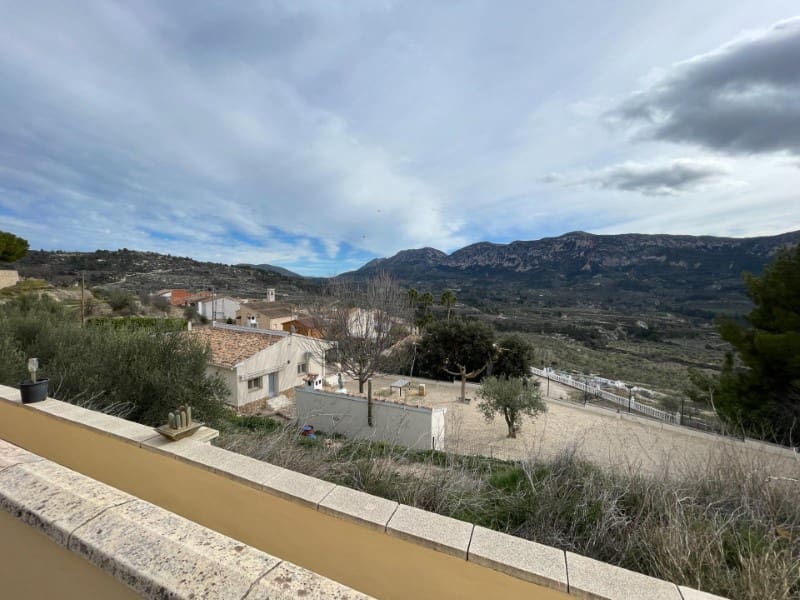 4 bedroom Villa for sale in Balones with pool garage - € 325,000 (Ref: 10008791)