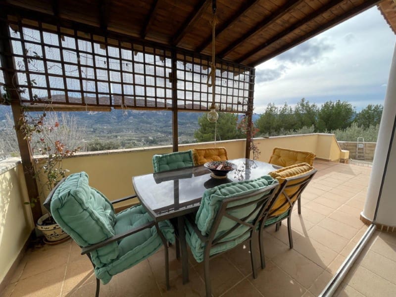 4 bedroom Villa for sale in Balones with pool garage - € 325,000 (Ref: 10008791)