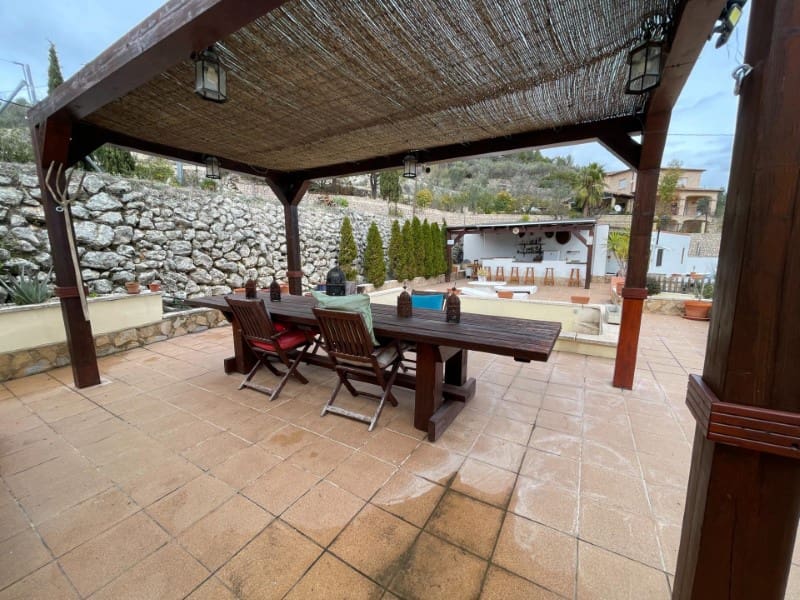 4 bedroom Villa for sale in Balones with pool garage - € 325,000 (Ref: 10008791)