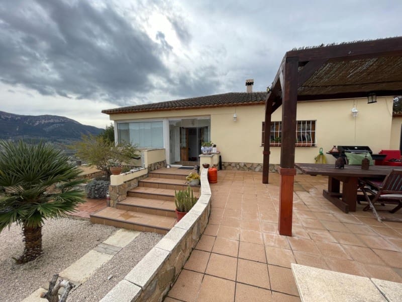 4 bedroom Villa for sale in Balones with pool garage - € 325,000 (Ref: 10008791)