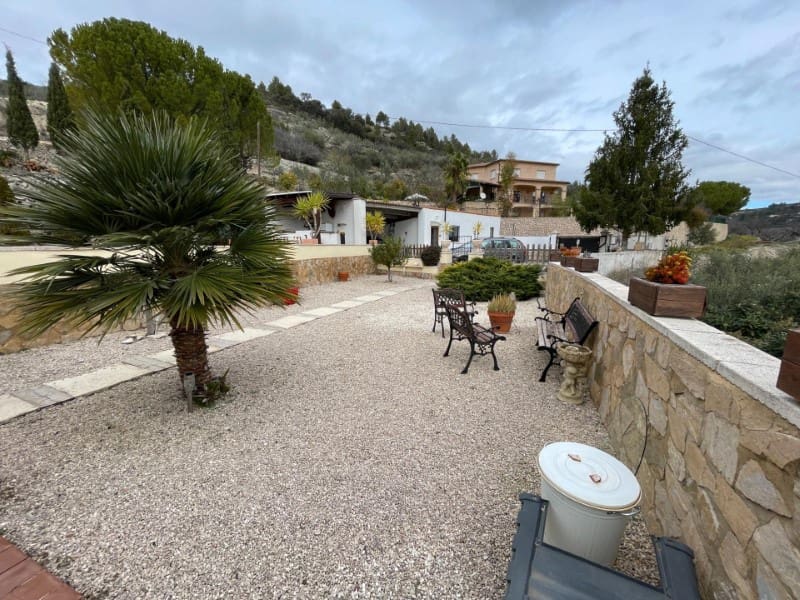 4 bedroom Villa for sale in Balones with pool garage - € 325,000 (Ref: 10008791)