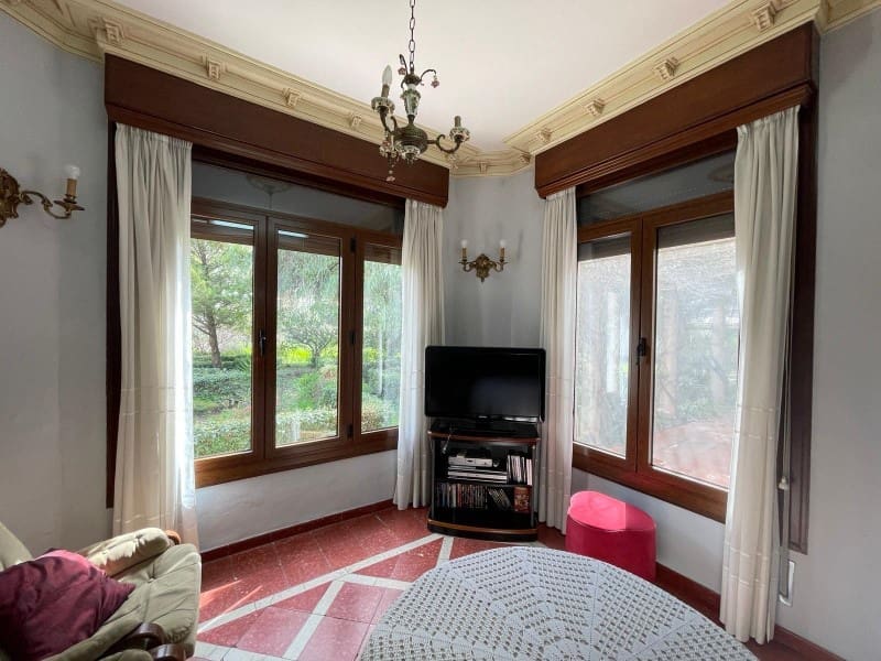 9 bedroom Villa for sale in Cocentaina with garage - € 480,000 (Ref: 10008793)