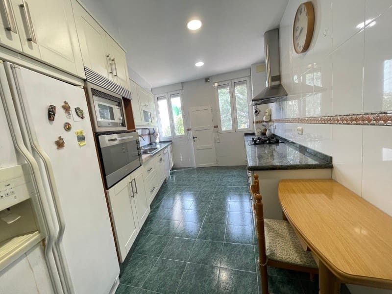 9 bedroom Villa for sale in Cocentaina with garage - € 480,000 (Ref: 10008793)