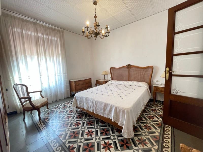9 bedroom Villa for sale in Cocentaina with garage - € 480,000 (Ref: 10008793)