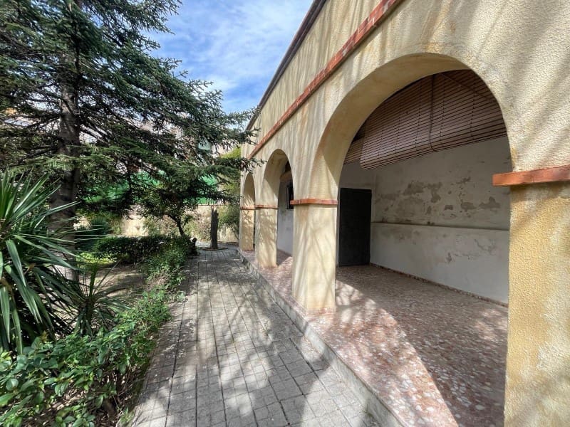 9 bedroom Villa for sale in Cocentaina with garage - € 480,000 (Ref: 10008793)