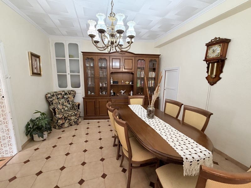 6 makuuhuone Omakotitalo myytävänä paikassa Canals - 250 000 € (Ref: 10008794)
