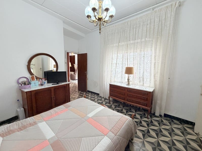 6 makuuhuone Omakotitalo myytävänä paikassa Canals - 250 000 € (Ref: 10008794)