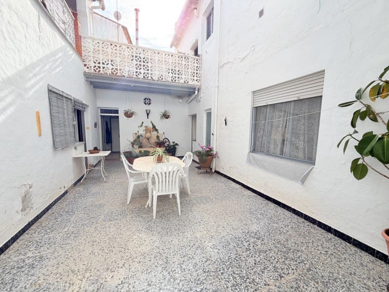 6 makuuhuone Omakotitalo myytävänä paikassa Canals - 250 000 € (Ref: 10008794)