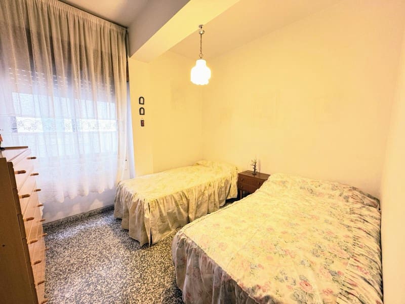 4 bedroom Flat for sale in Xativa - € 139,500 (Ref: 10008795)