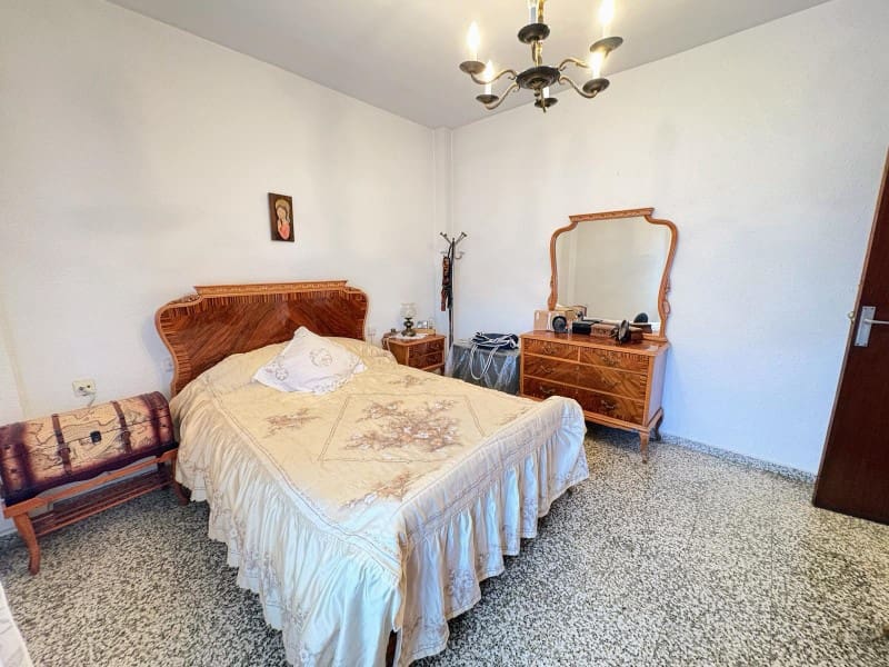4 bedroom Flat for sale in Xativa - € 139,500 (Ref: 10008795)