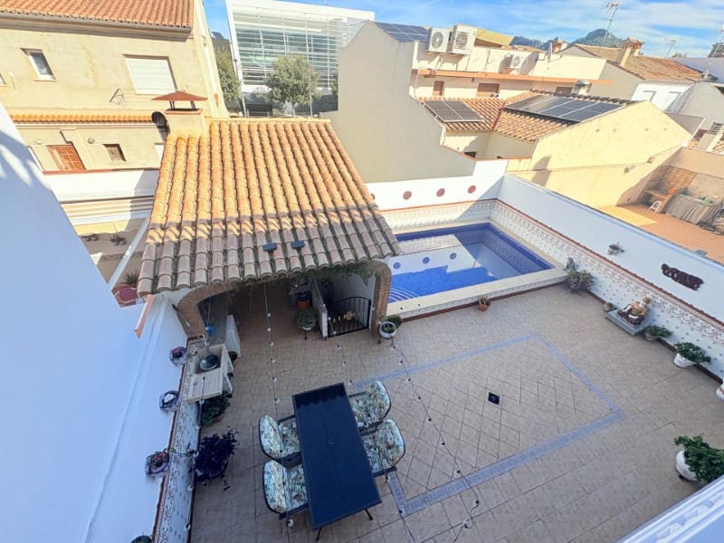 6 soverom Villa til salgs i Canals med svømmebasseng garasje - € 430 000 (Ref: 10008796)