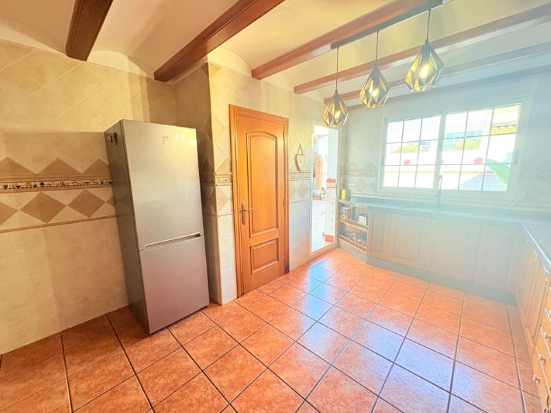 6 soverom Villa til salgs i Canals med svømmebasseng garasje - € 430 000 (Ref: 10008796)