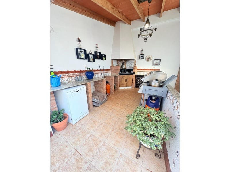 6 soverom Villa til salgs i Canals med svømmebasseng garasje - € 430 000 (Ref: 10008796)