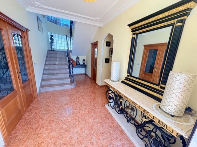 6 soveværelse Villa til salg i Canals med swimmingpool garage - € 430.000 (Ref: 10008796)