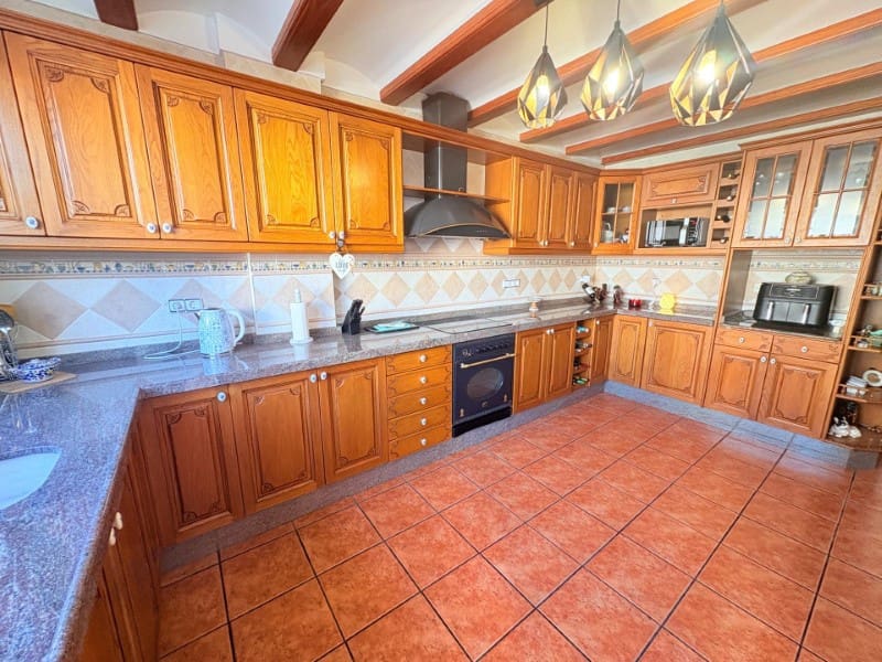 6 soverom Villa til salgs i Canals med svømmebasseng garasje - € 430 000 (Ref: 10008796)