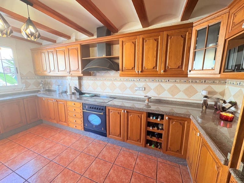 6 soverom Villa til salgs i Canals med svømmebasseng garasje - € 430 000 (Ref: 10008796)