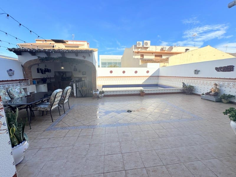 6 soverom Villa til salgs i Canals med svømmebasseng garasje - € 430 000 (Ref: 10008796)