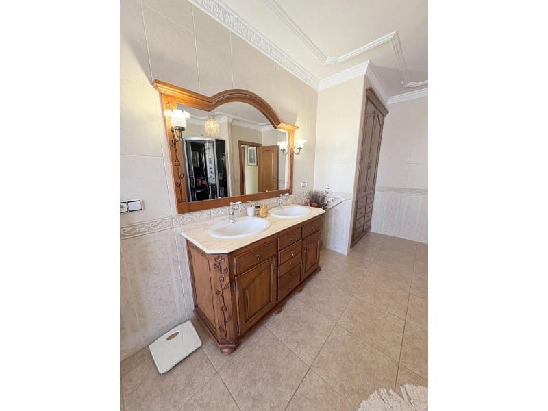 6 soverom Villa til salgs i Canals med svømmebasseng garasje - € 430 000 (Ref: 10008796)