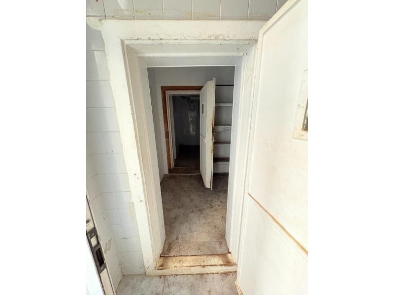Commercial for sale in L'Alcudia de Crespins - € 125,000 (Ref: 10008798)