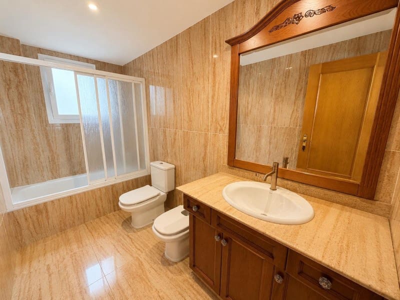3 bedroom Flat for sale in Canals - € 130,000 (Ref: 10008805)