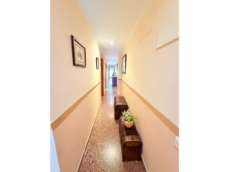 3 bedroom Flat for sale in Canals - € 130,000 (Ref: 10008805)