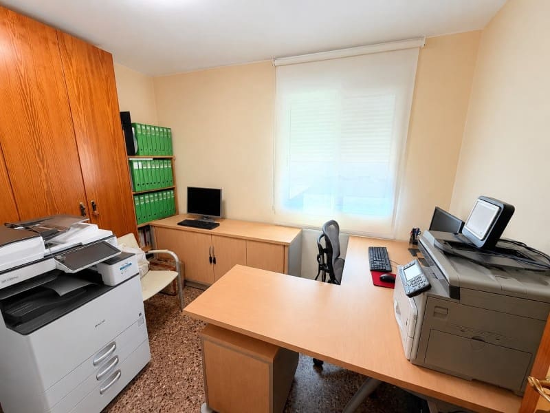 3 bedroom Flat for sale in Canals - € 130,000 (Ref: 10008805)