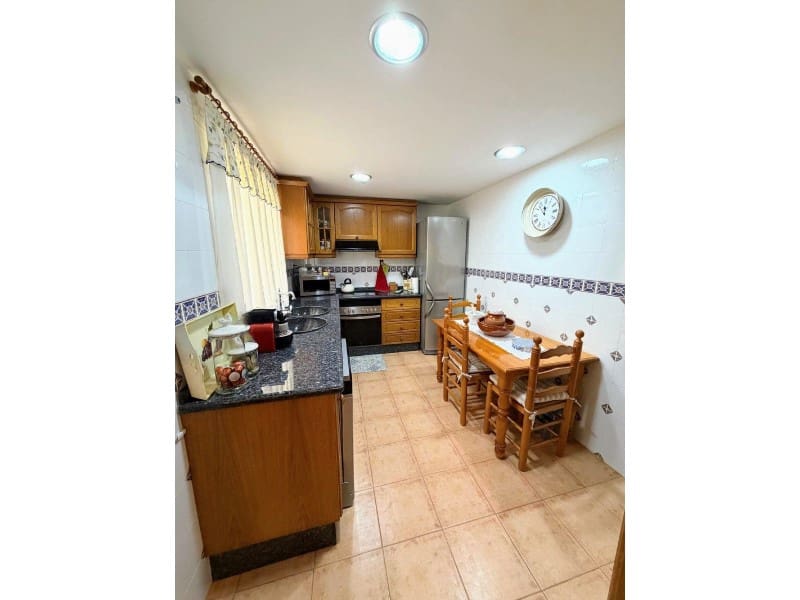 3 bedroom Flat for sale in Canals - € 130,000 (Ref: 10008805)
