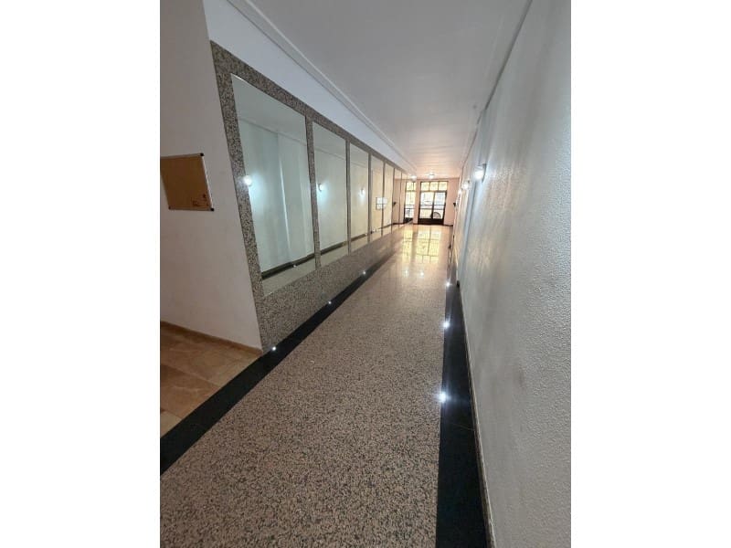 3 bedroom Flat for sale in Canals - € 130,000 (Ref: 10008805)