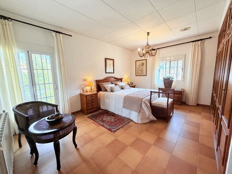 7 soverom Villa til salgs i Canals med svømmebasseng garasje - € 395 000 (Ref: 10008806)