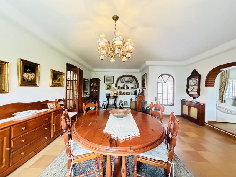 7 soverom Villa til salgs i Canals med svømmebasseng garasje - € 395 000 (Ref: 10008806)