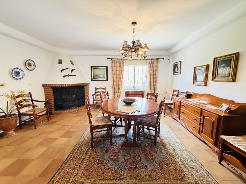 7 soverom Villa til salgs i Canals med svømmebasseng garasje - € 395 000 (Ref: 10008806)