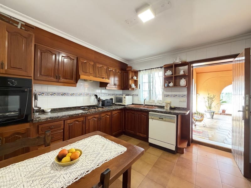 7 soverom Villa til salgs i Canals med svømmebasseng garasje - € 395 000 (Ref: 10008806)