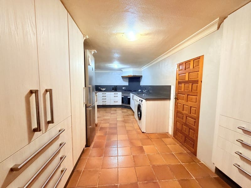 7 soverom Villa til salgs i Canals med svømmebasseng garasje - € 395 000 (Ref: 10008806)