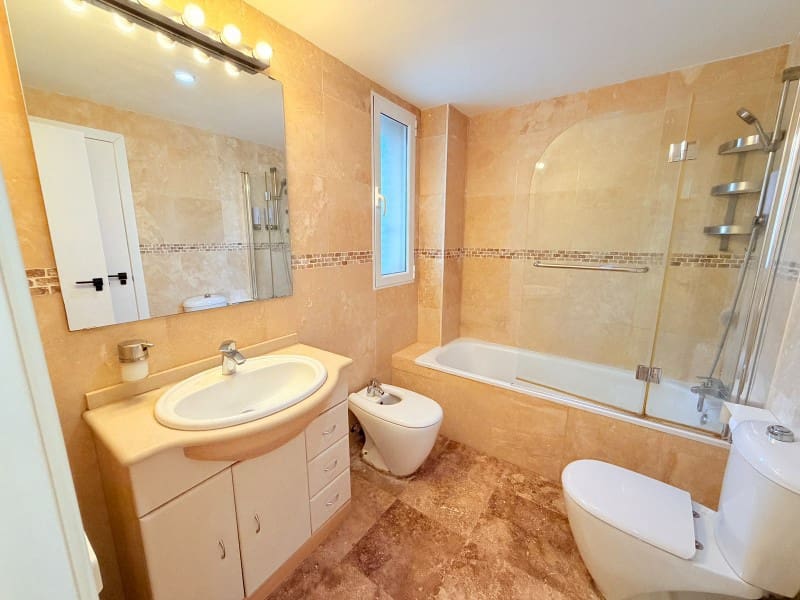 3 chambre Villa/Maison à vendre à Torrent avec piscine garage - 579 000 € (Ref: 10008807)