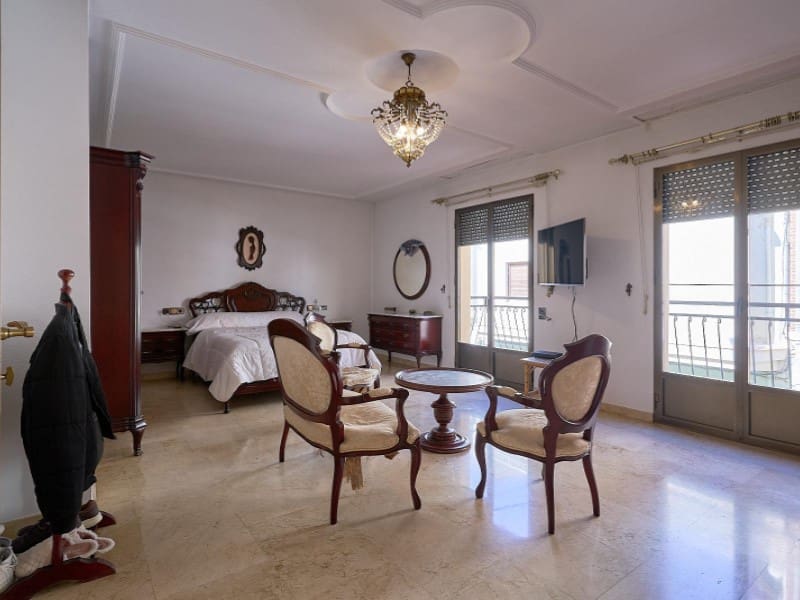 9 makuuhuone Omakotitalo myytävänä paikassa Canals - 360 000 € (Ref: 10008808)