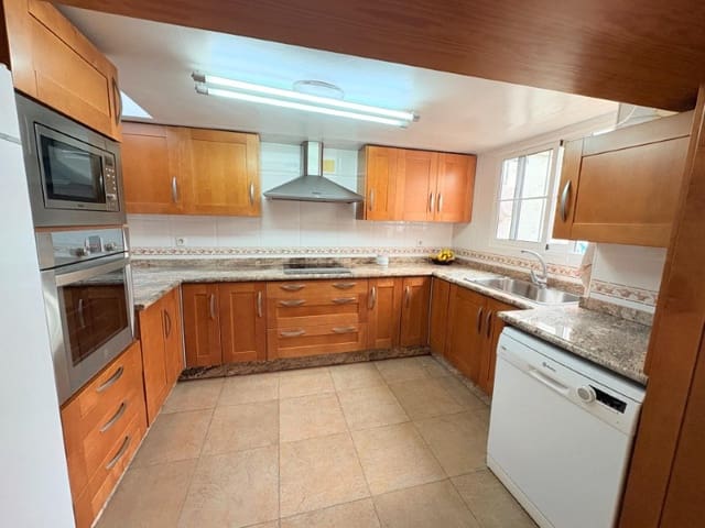 6 quarto Casa em Banda para venda em Ontinyent - 235 000 € (Ref: 10008809)