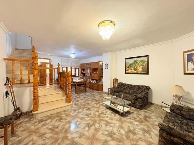 6 quarto Casa em Banda para venda em Ontinyent - 235 000 € (Ref: 10008809)