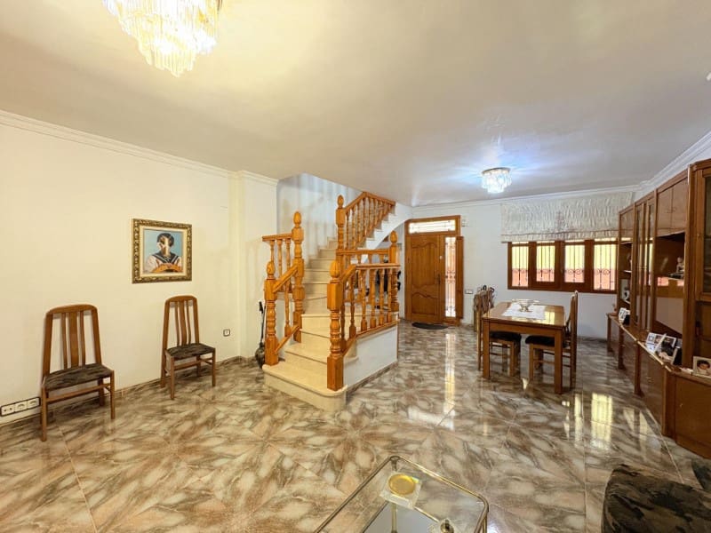 6 quarto Casa em Banda para venda em Ontinyent - 235 000 € (Ref: 10008809)