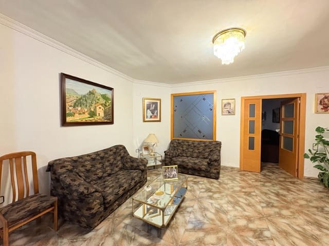 6 quarto Casa em Banda para venda em Ontinyent - 235 000 € (Ref: 10008809)