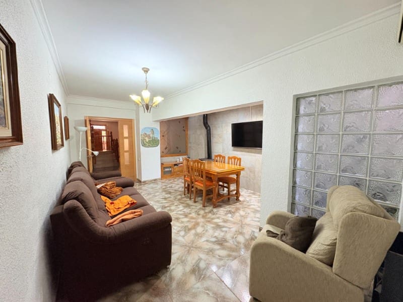 6 quarto Casa em Banda para venda em Ontinyent - 235 000 € (Ref: 10008809)
