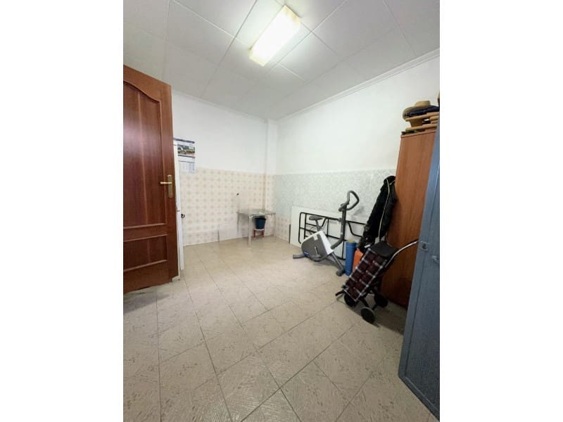 5 bedroom Townhouse for sale in L'Olleria with garage - € 140,000 (Ref: 10008812)
