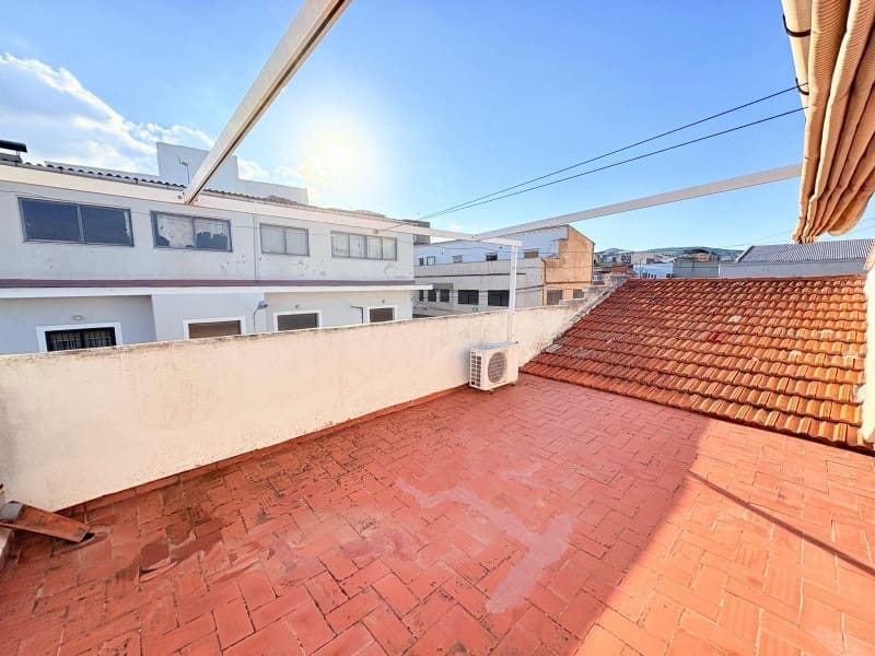 5 bedroom Townhouse for sale in L'Olleria with garage - € 140,000 (Ref: 10008812)