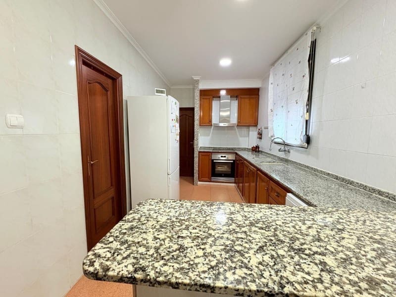 5 bedroom Townhouse for sale in L'Olleria with garage - € 140,000 (Ref: 10008812)