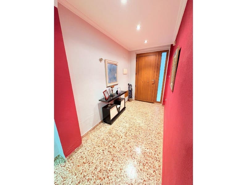 5 bedroom Townhouse for sale in L'Olleria with garage - € 140,000 (Ref: 10008812)