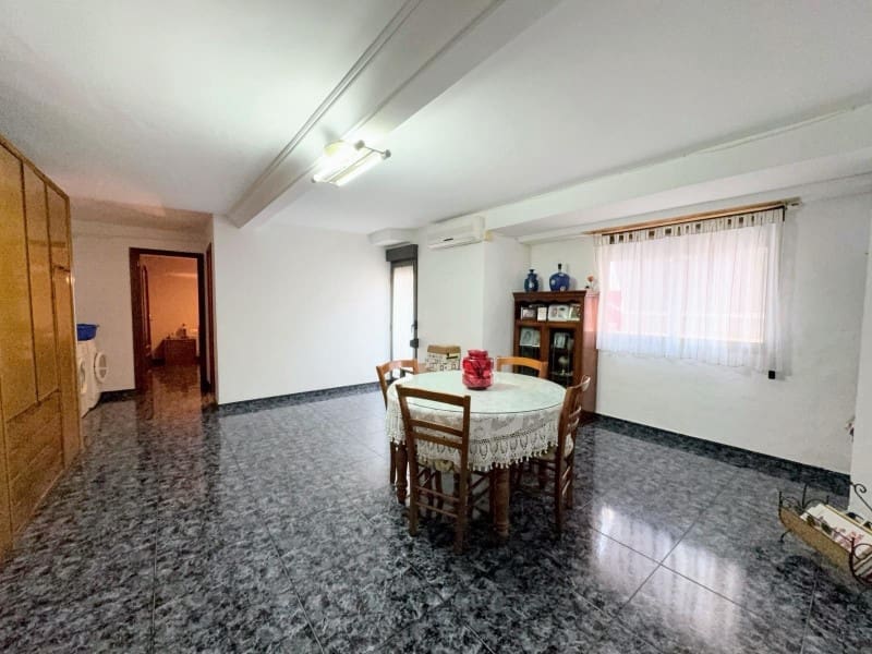 5 bedroom Townhouse for sale in L'Olleria with garage - € 140,000 (Ref: 10008812)