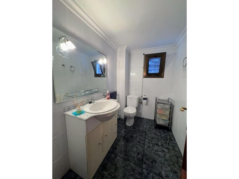 5 bedroom Townhouse for sale in L'Olleria with garage - € 140,000 (Ref: 10008812)