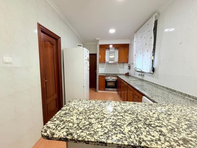 5 bedroom Townhouse for sale in L'Olleria with garage - € 140,000 (Ref: 10008812)