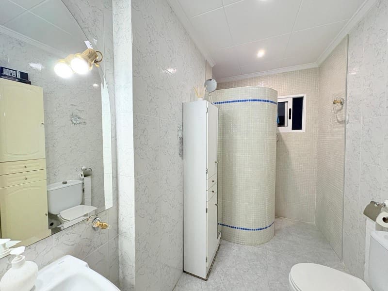 5 bedroom Townhouse for sale in L'Olleria with garage - € 140,000 (Ref: 10008812)
