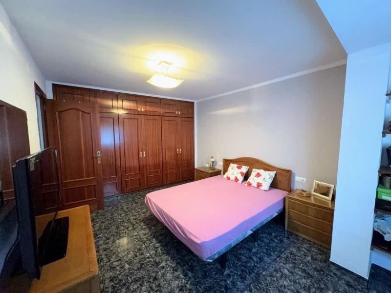 5 bedroom Townhouse for sale in L'Olleria with garage - € 140,000 (Ref: 10008812)