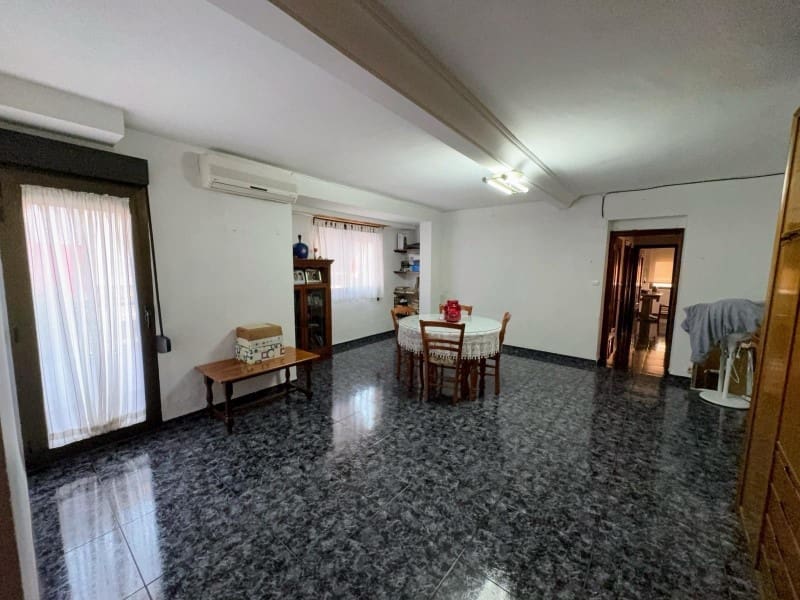 5 bedroom Townhouse for sale in L'Olleria with garage - € 140,000 (Ref: 10008812)